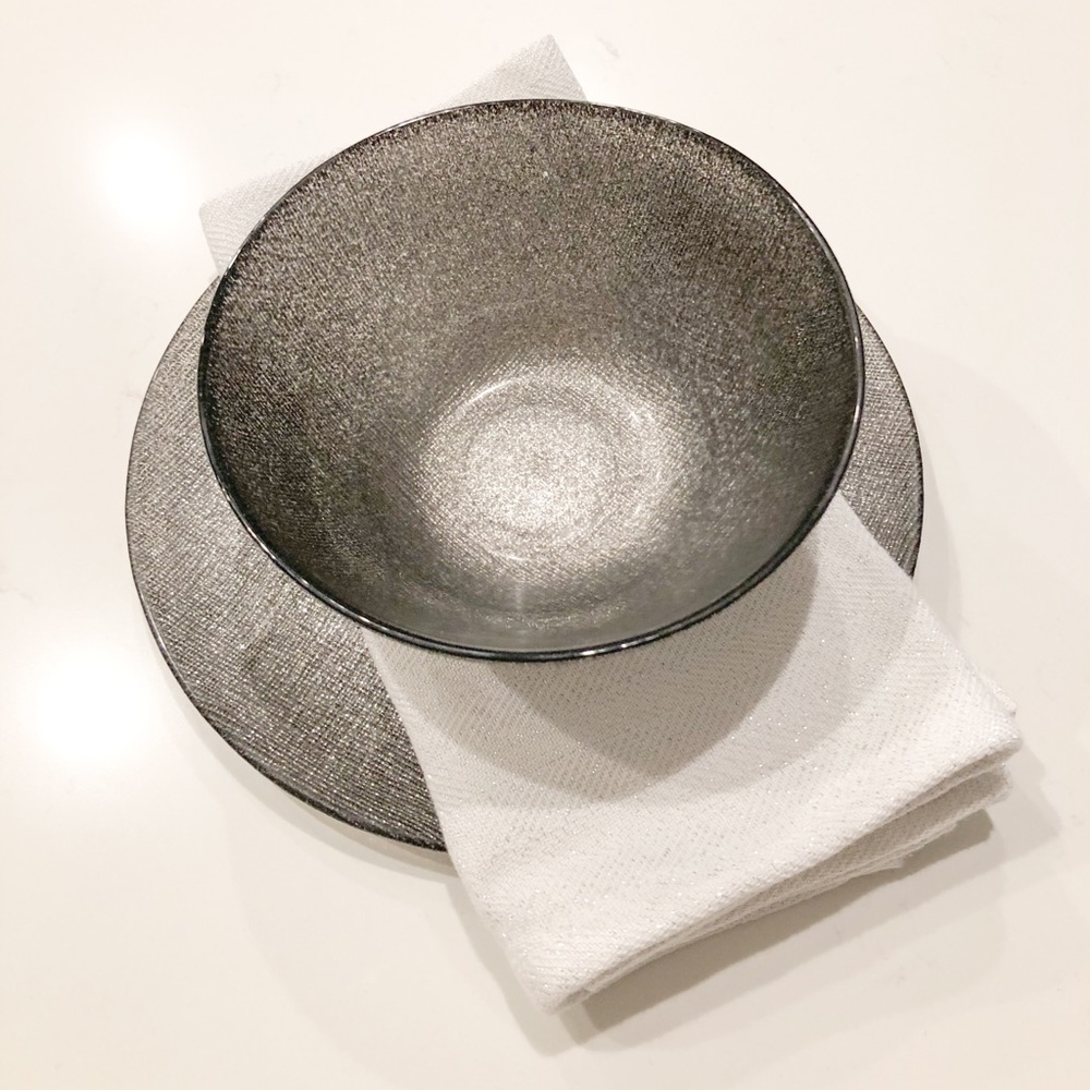 Set of 4 Glam Plates, Bowls and Napkins